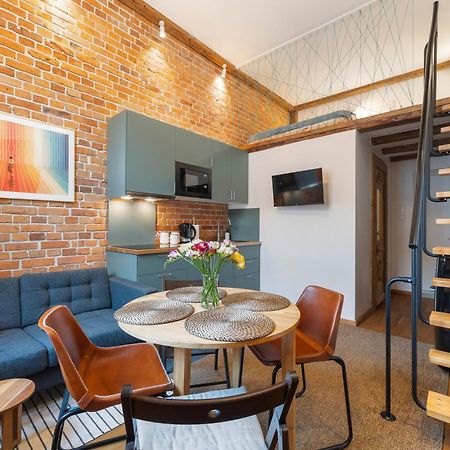 Apartamento Oak Doors Apartament Przy Rynku Breslavia Exterior foto